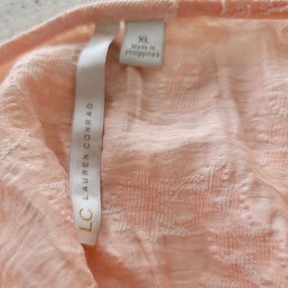LC Lauren Conrad Floral Jacquard Shell XL Blouse Top Tank Pink Coral Peplum Hem - Picture 4 of 5